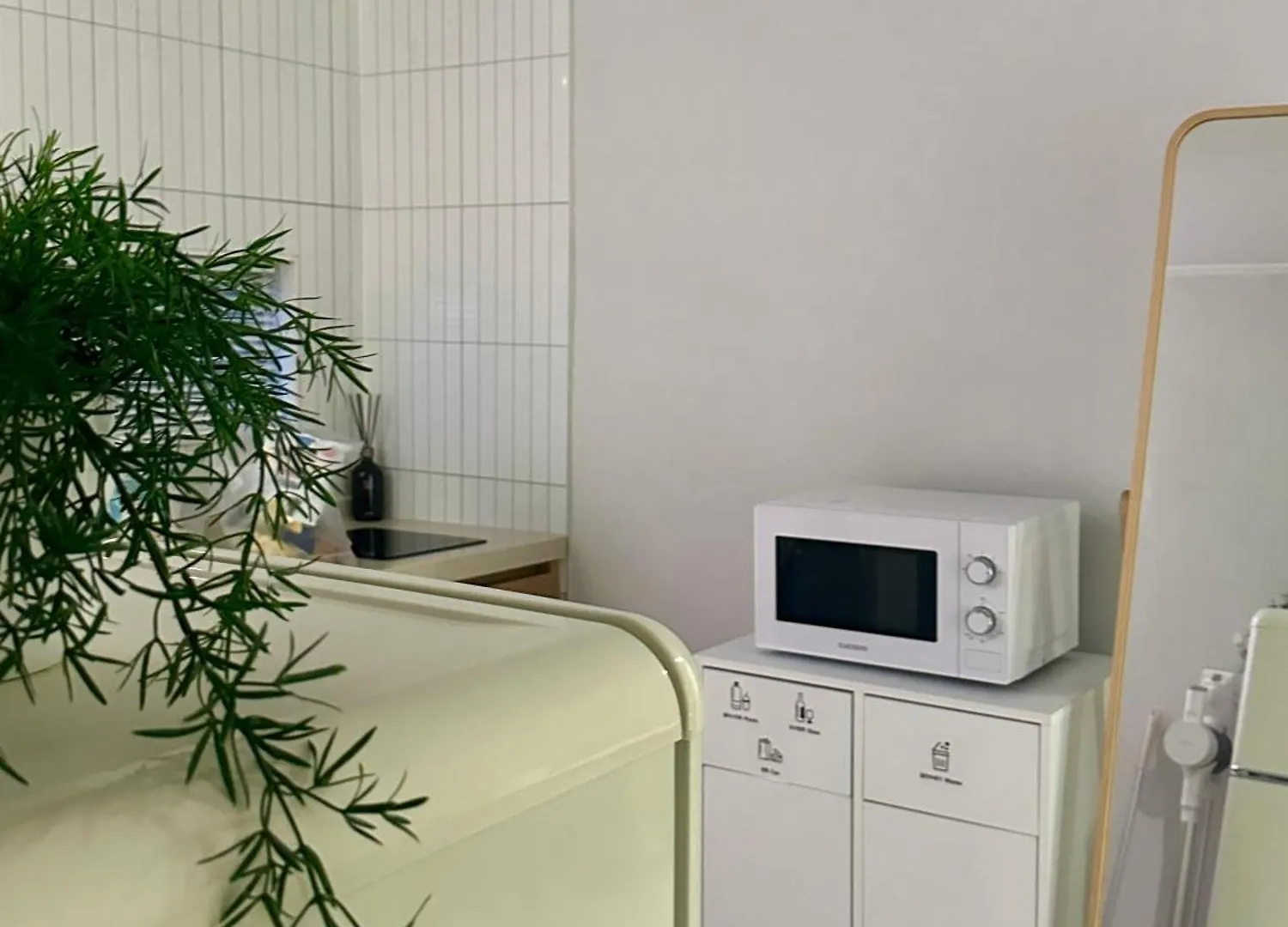 Hongdae, 5 Minutes Walk From Hongdae Entrance Station, 2-Room, Free Luggage Storage, Remodeled, Art Seoul, Washer & Dryer 0*, Сеул Южная Корея