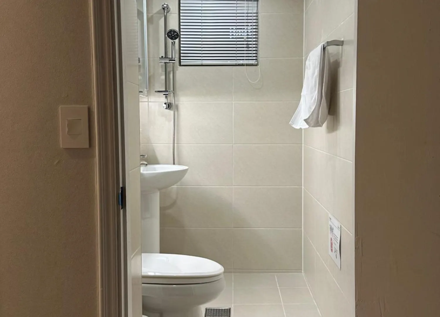 Hongdae, 5 Minutes Walk From Hongdae Entrance Station, 2-Room, Free Luggage Storage, Remodeled, Art Seoul, Washer & Dryer Сеул