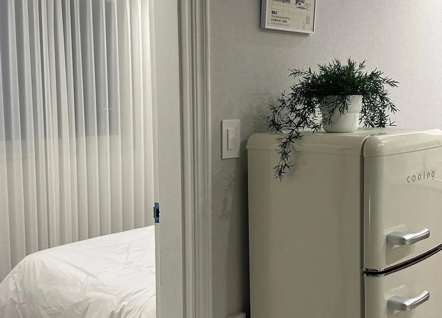 Hongdae, 5 Minutes Walk From Hongdae Entrance Station, 2-Room, Free Luggage Storage, Remodeled, Art Seoul, Washer & Dryer Апартаменты
