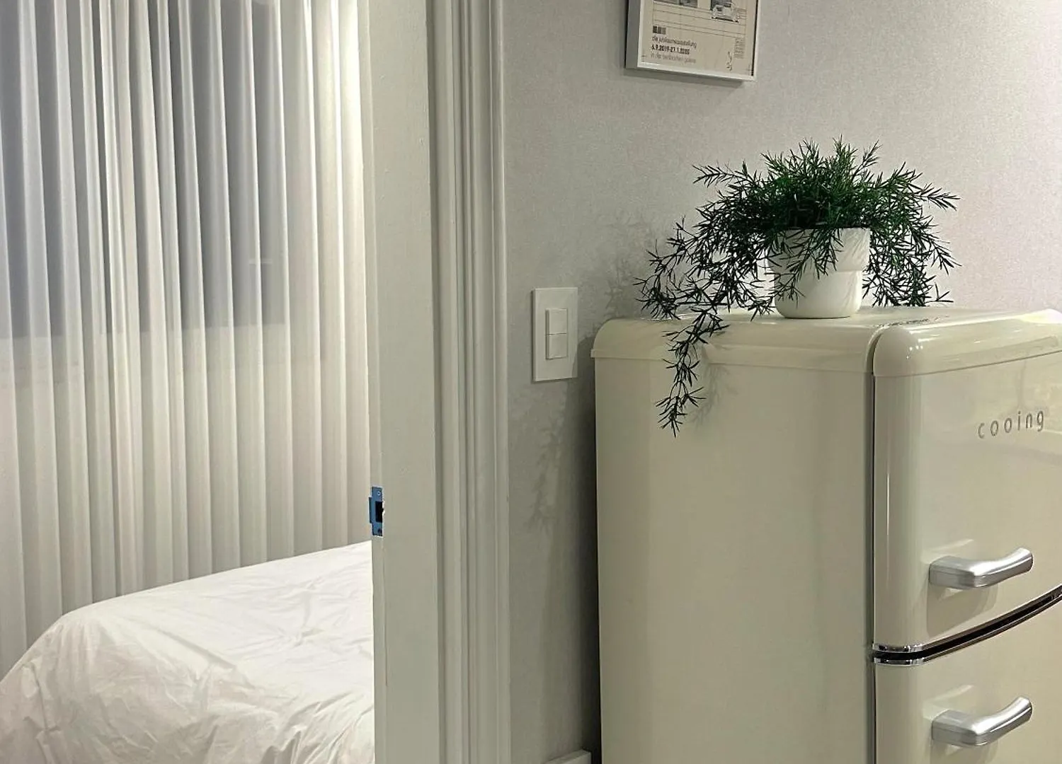 Hongdae, 5 Minutes Walk From Hongdae Entrance Station, 2-Room, Free Luggage Storage, Remodeled, Art Seoul, Washer & Dryer Сеул