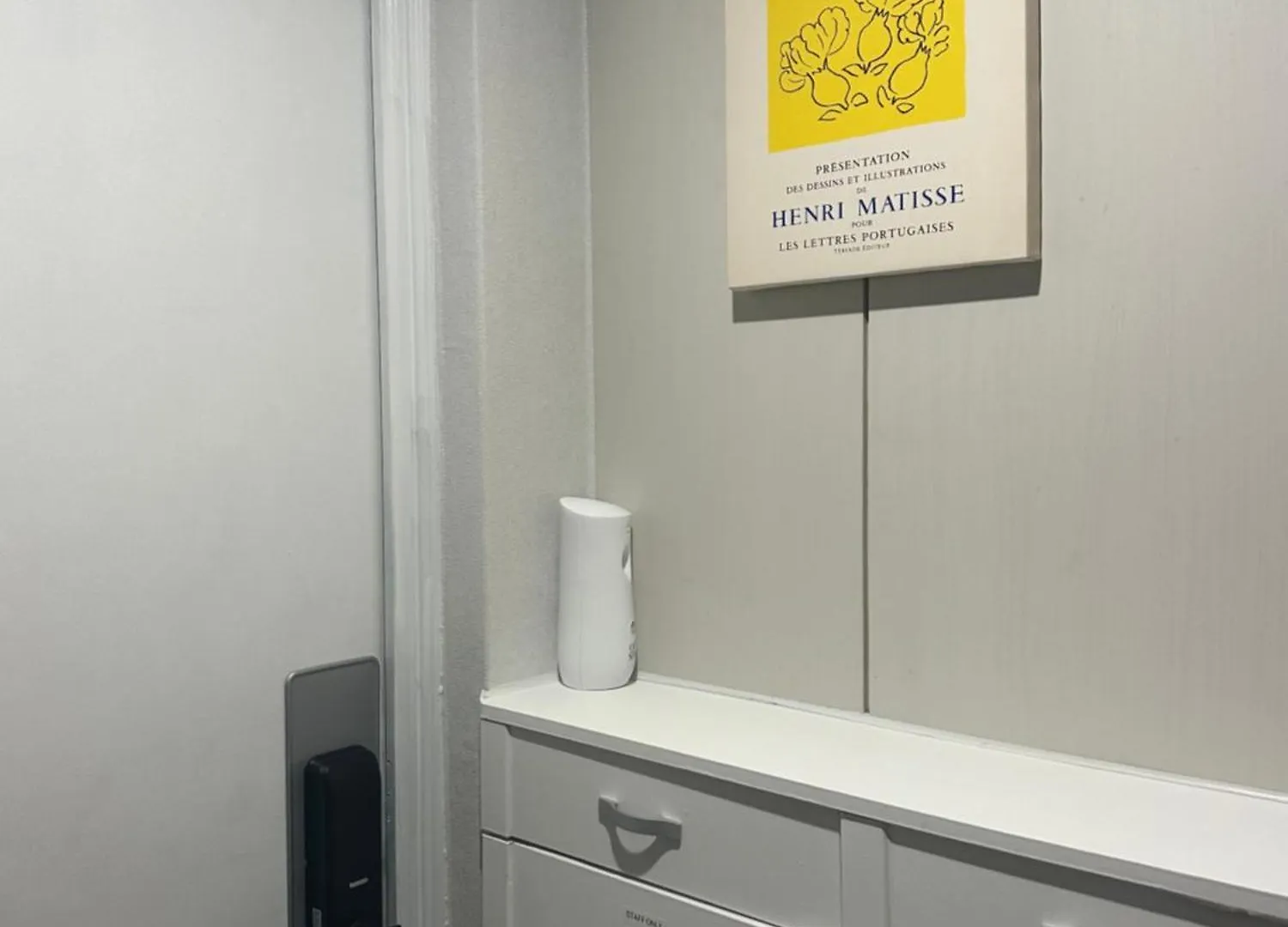 Hongdae, 5 Minutes Walk From Hongdae Entrance Station, 2-Room, Free Luggage Storage, Remodeled, Art Seoul, Washer & Dryer Südkorea